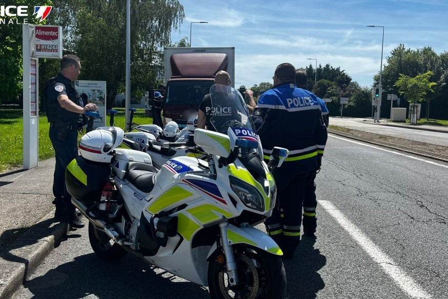 Des voitures immobilisées après un contrôle à Bourg-en-Bresse